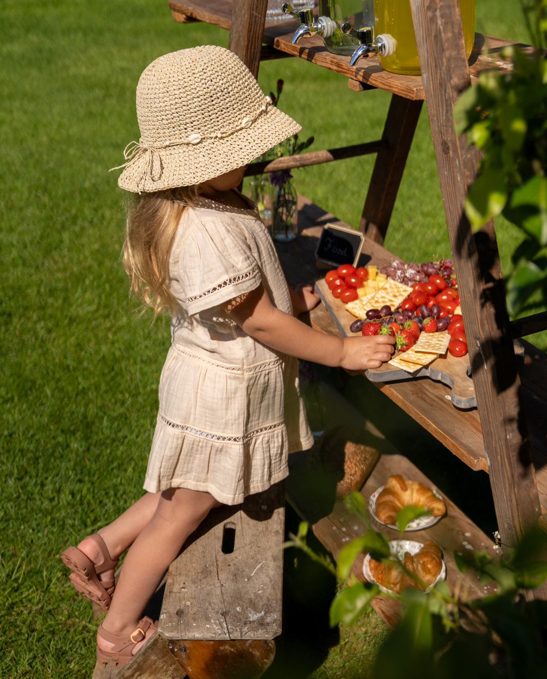 Off White Essence | Dievčenské šaty s krátkym rukávom