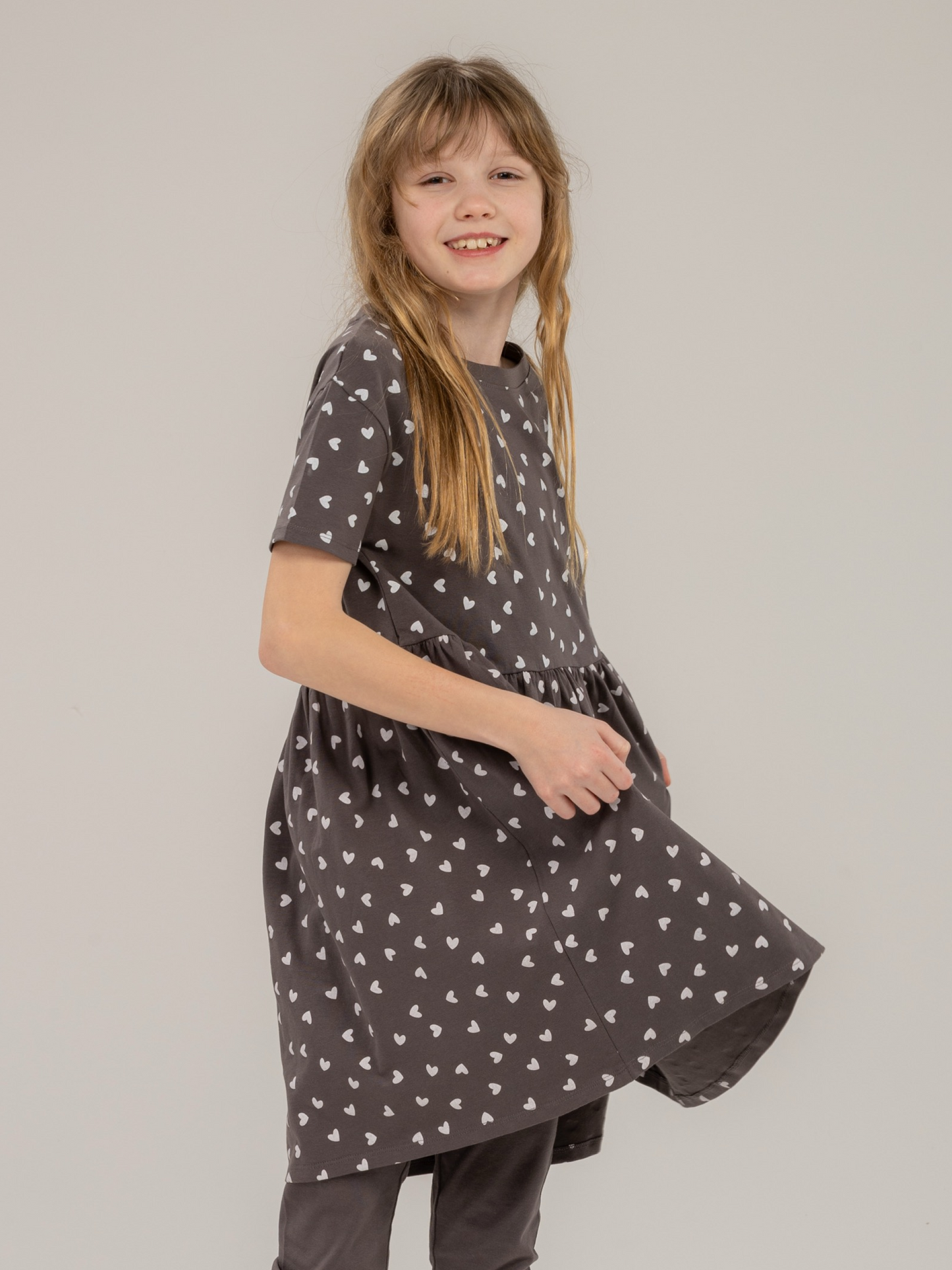 Paris Grey Hearts | Dievčenské šaty s krátkym rukávom